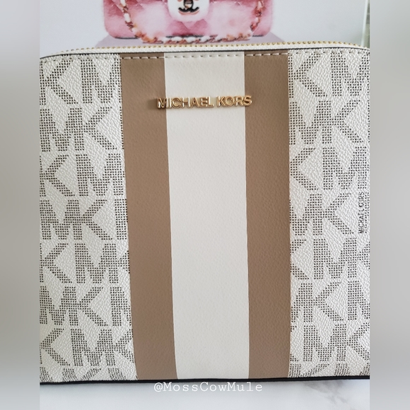 *SOLD* Authentic Michael Kors Cindy Stripe Dome Crossbody - Picture 4 of 15